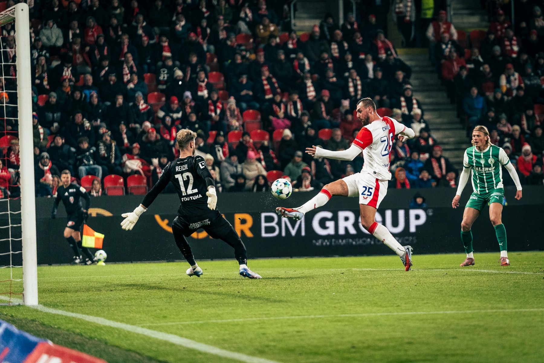 Galerie k zápasu / foto: Pavel Řepa - 90 minut