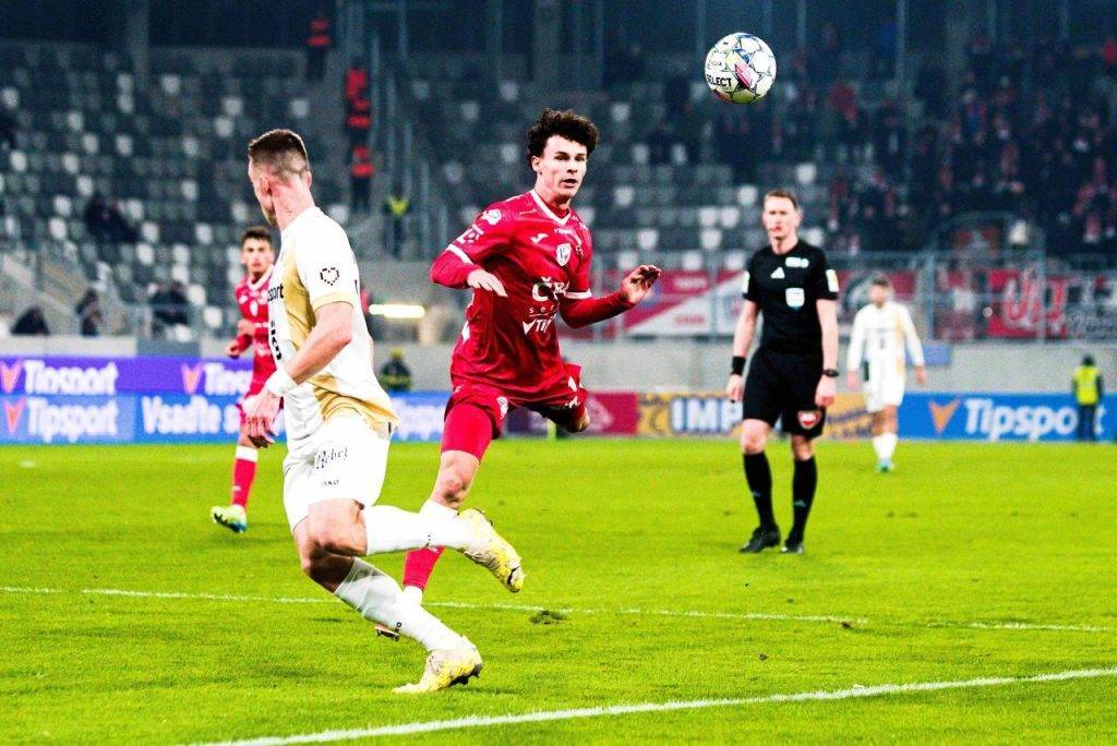 Štěpán Míšek v dresu Pardubik