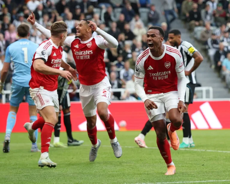 Gabriel rozhodl v 6. kole Premier League