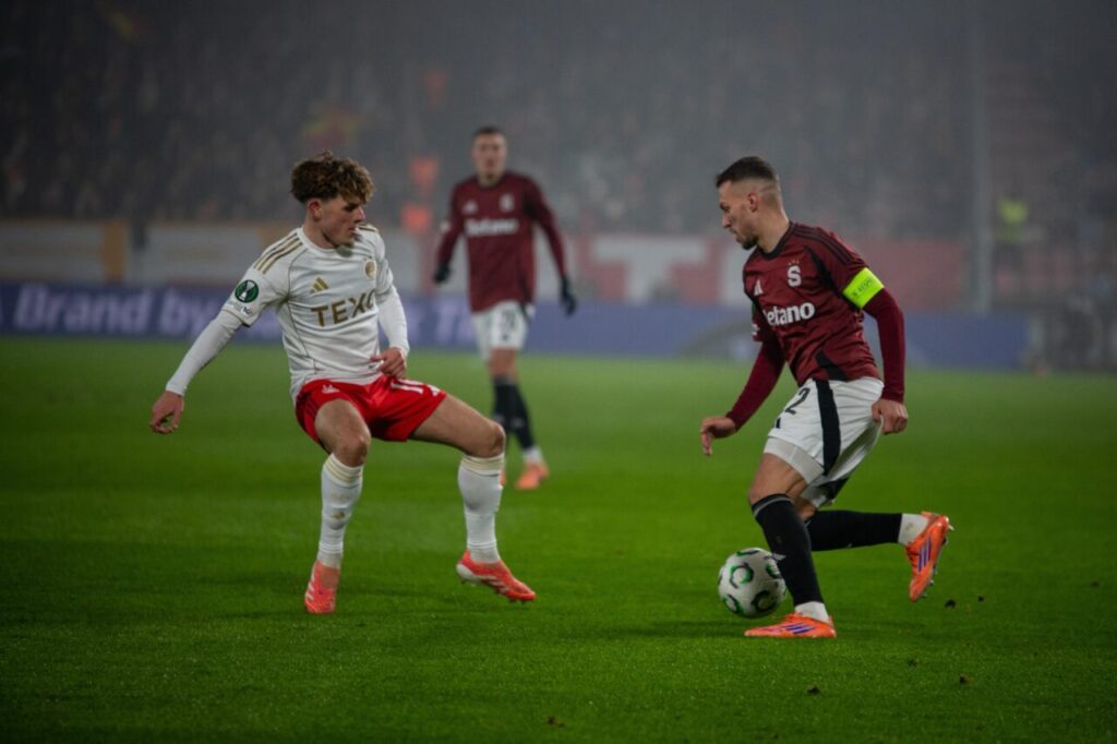 FOTO: Matyáš Kolář / 90 min